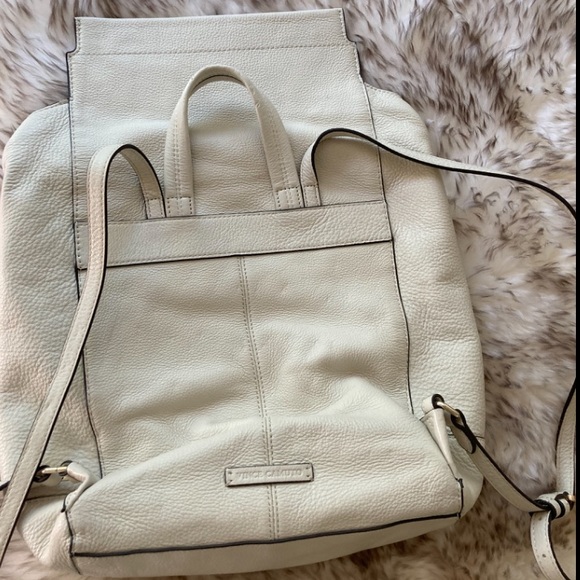 ♥️ Vince Camuto backpack - Picture 9 of 9